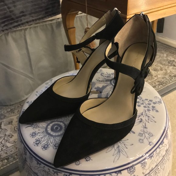 Ann Taylor Bryn Pumps Bow Ankle Strap Suede - Picture 3 of 9